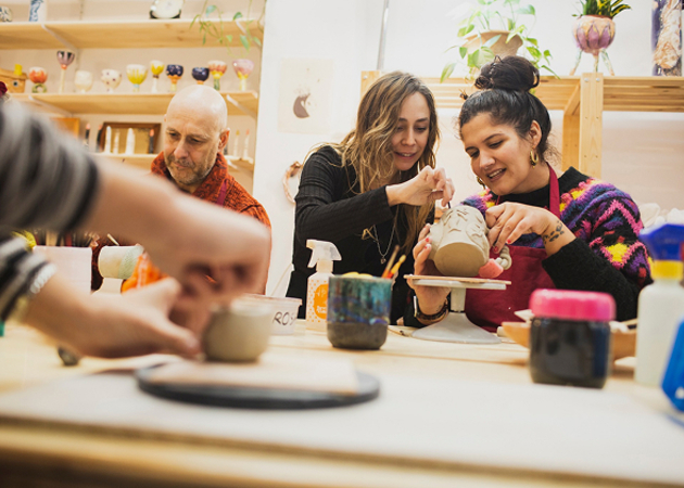 Galería de imágenes La nectarina Cerámica Violeta 1