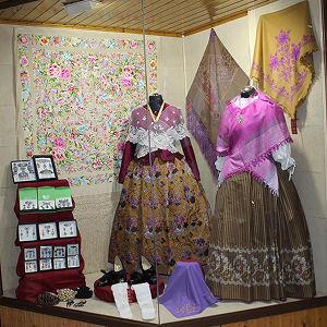 Foto de portada Trajes Regionales Milián