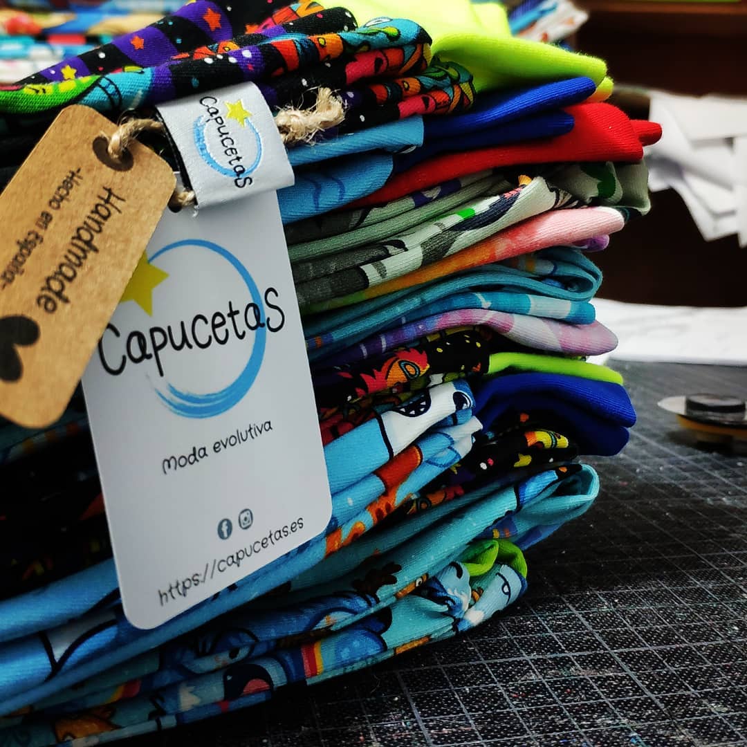 Foto de portada Capucetas, Moda Evolutiva